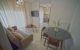 Q Apartments Private Parking